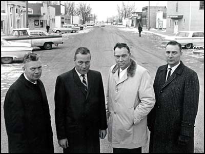 Сыновья Эдварда Гидеона: Лестер, Клиффорд, Роджер и Ирвинг